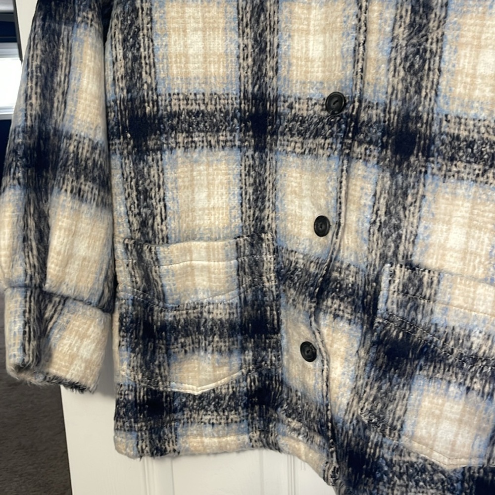 NWT women’s shacket - Picture 4 of 9